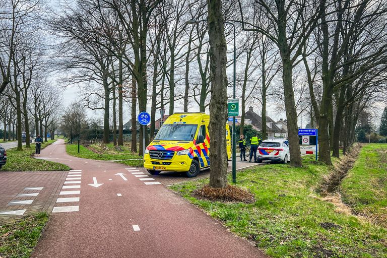 De aanrijding gebeurde bij een oversteekplaats aan de Eikelkampen in Nuenen waar fietsers voorrang hebben (foto: SQ Vision).