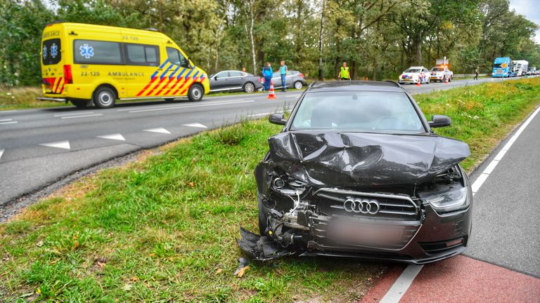 De kettingbotsing vond plaats op de N69 tussen Borkel en België (foto: Rico Vogels/SQ Vision).