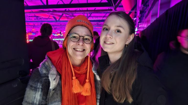 Deborah en Astrid Jacobs uit Waspik. (Foto: Leon Voskamp)