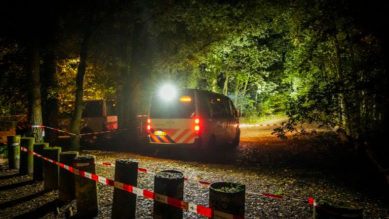 Enkele van de vele politiewagens op de Heezerweg (foto: SQ Vision Mediaprodukties).