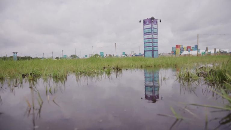 De camping van Intents staat deels onder water door de extreme regenval (beeld: Intents Festival).