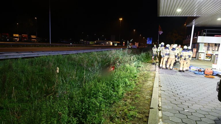 De bestuurder van de auto is spoorloos (foto: SK-Media).