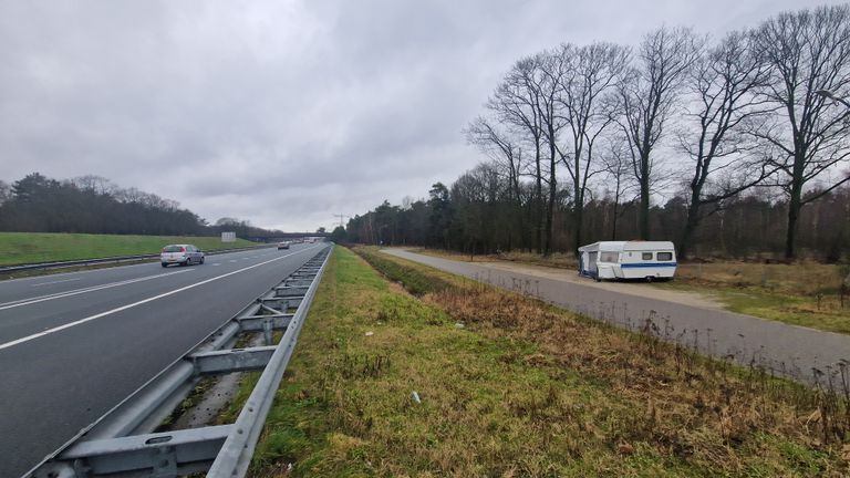 Zo woonde Frank (39) twee weken lang langs de A50 (foto: Noël van Hooft)