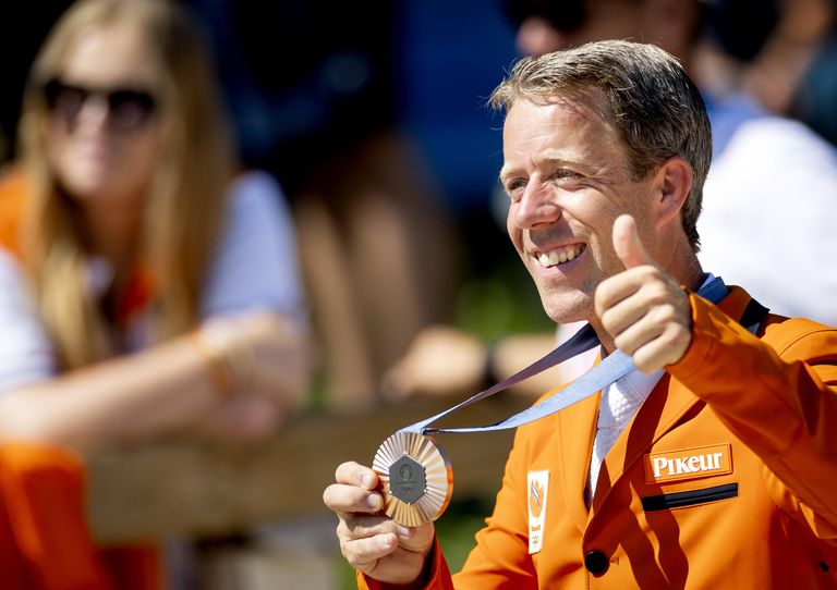 Springruiter Maikel van der Vleuten is een van de medaillewinnaars die door het koningspaar ontvangen zal worden (foto: ANP 2024/Koen van Weel).