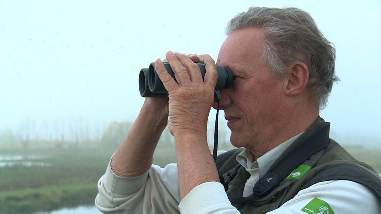 Voormalig Staatsbosbeheer boswachter Jacq van der Neut . 