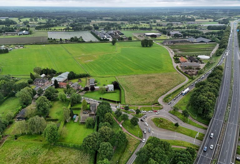 Automobilisten moesten vrijdagochtend geduld hebben op de N65 bij Berkel-Enschot (foto: Toby de Kort/SQ Vision).