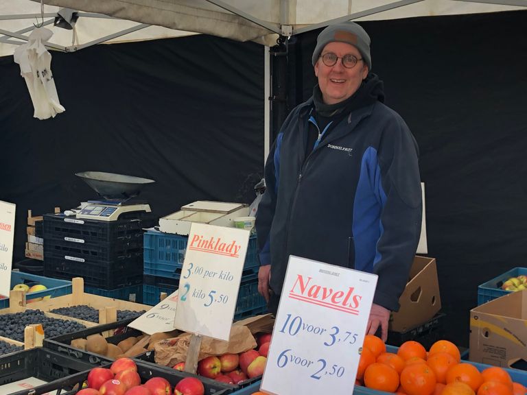 "Met de kachel is het goed te doen", vindt Adri Boets (Foto: Raymond Merkx).