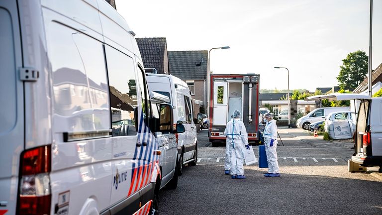 Overleg op straat (foto: SQ Vision).