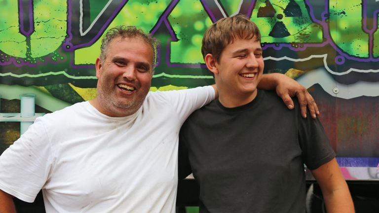 Niek en zijn zoon Niek (foto: Karin Kamp).