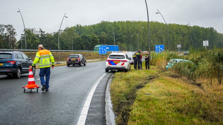 Het ging mis in de bocht van de A50 naar de John F. Kennedylaan in Eindhoven (foto: SQ Vision).