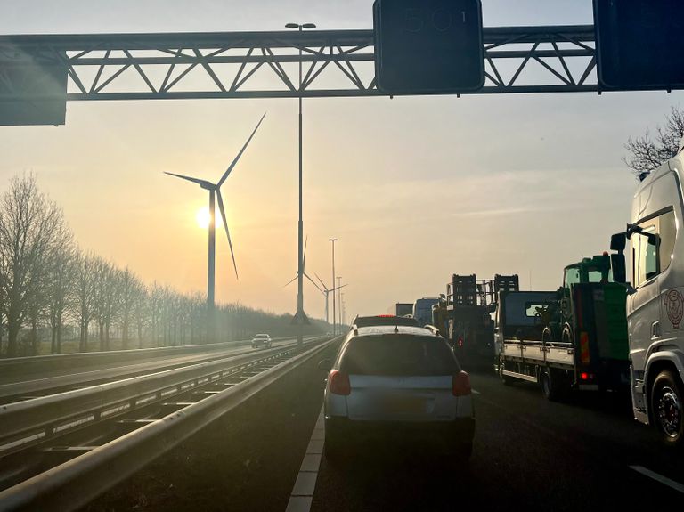 Verkeersdrukte op de A58. (Foto: Marjanka Meeuwissen)