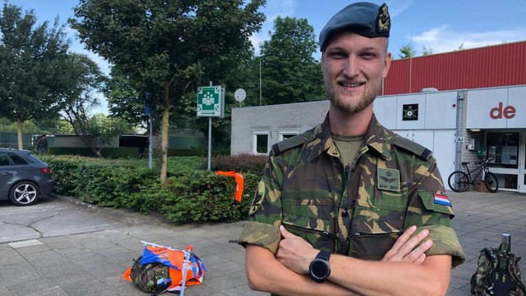 Luitenant Thomas begint aan de laatste training. (Foto: Erik Peeters)