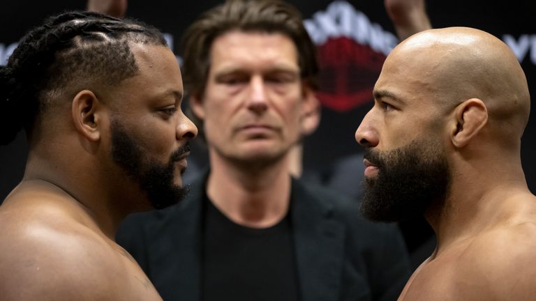 Nick Nack Pattiwhack en Roy Meyer tijdens de staredown in aanloop naar Boxing Influencers (foto: ANP / Sander Koning).