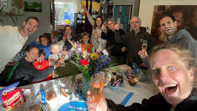 Het vieren van de overwinning van Esther (foto: Esther Kortenbach).