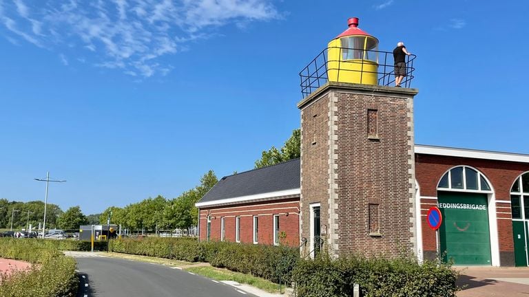 De vuurtoren is een eigenlijk een lichtopstand (foto: Erik Peeters)