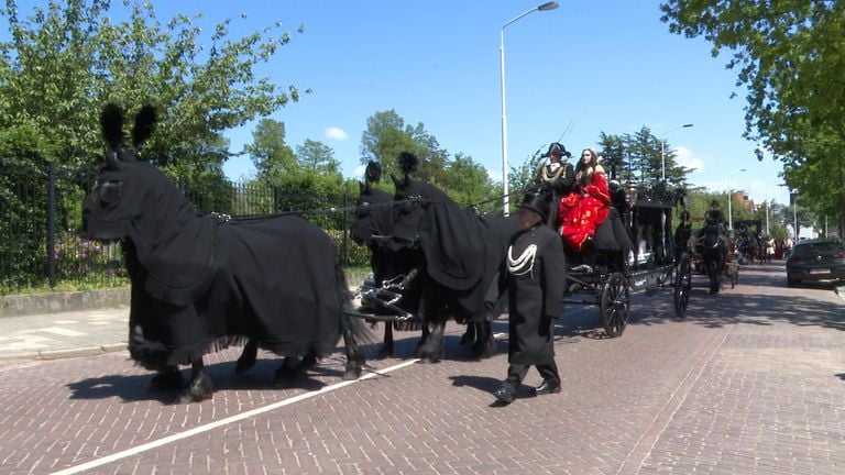 Indrukwekkende uitvaart Cor Vermeulen in Breda