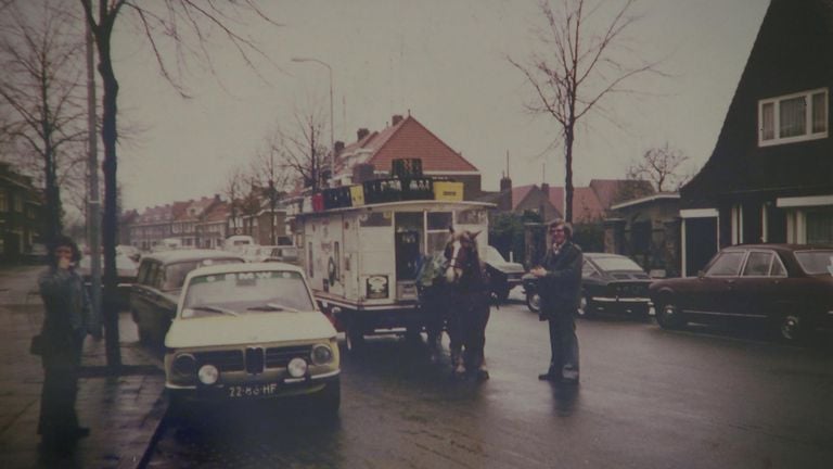 Cor toen hij nog met paard en kar door de straten ging. 