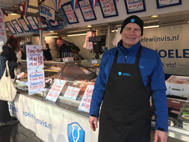 "De ijsberen komen zo voorbij", zegt Visboer Gino Orsini (Foto: Raymond Merkx)