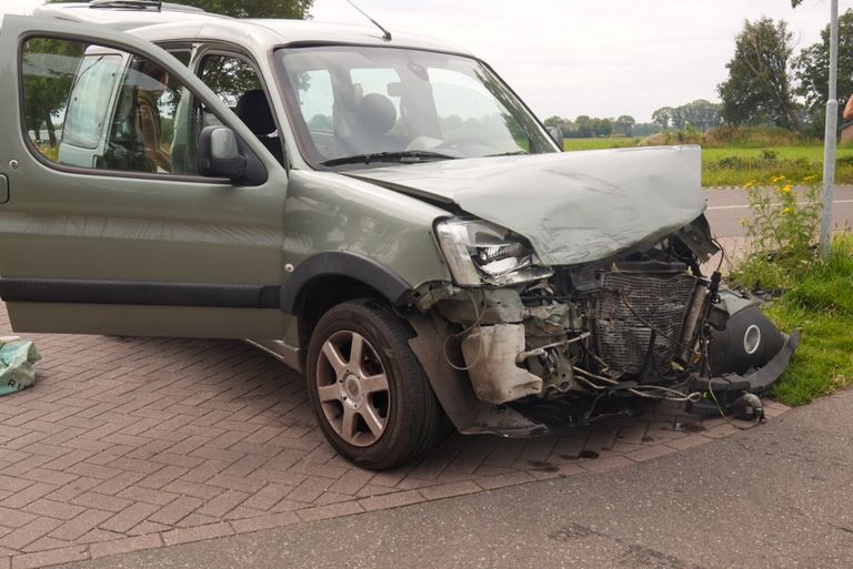 Hoe het ongeluk in De Mortel kon gebeuren, wordt onderzocht (foto: Harrie Grijseels/SQ Vision).