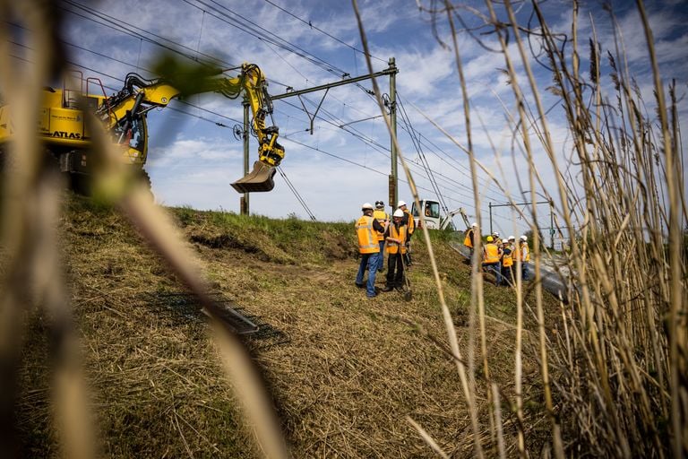 Spoor bij Geffen was aan het verzakken door gravende dassen (foto: ANP/ Rob Engelaar)