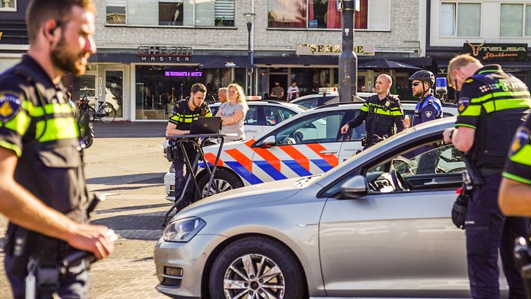 De politieactie op de Woenselse Markt (foto: Sem van Rijssel / SQ Vision).