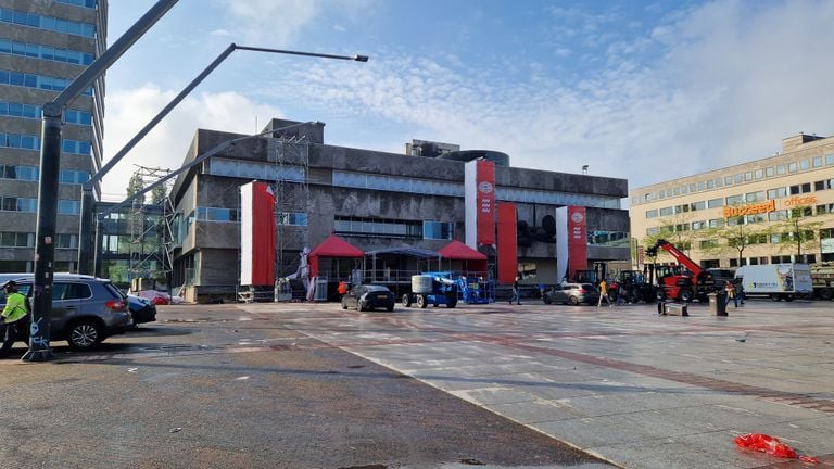 Zo zag het Stadhuisplein in Eindhoven er dinsdagochtend uit, na de PSV-huldiging (foto: Tom Berkers).