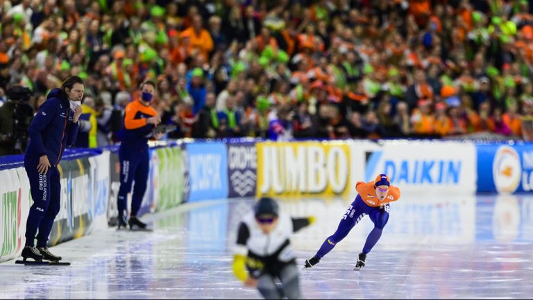 Wüst rijdt tegen de Japanse Takagi (foto: ANP/Olaf Kraak)