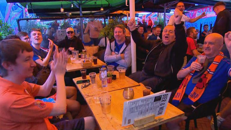 Zingende fans van Rangers FC