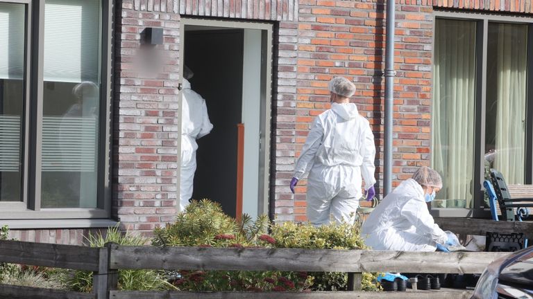 De melding van de dode kwam rond negen uur maandagochtend binnen bij de hulpdiensten (foto: Bart Meesters).