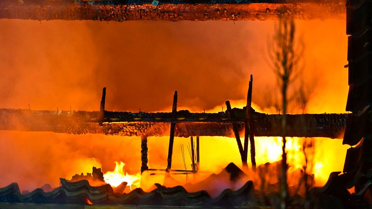 De vlammenzee was enorm (foto: Rico Vogels./SQ Vision).