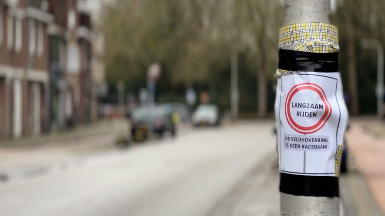 De bewoners van de Amarant-locatie zijn klaar met de hardrijders (foto: Omroep Tilburg).