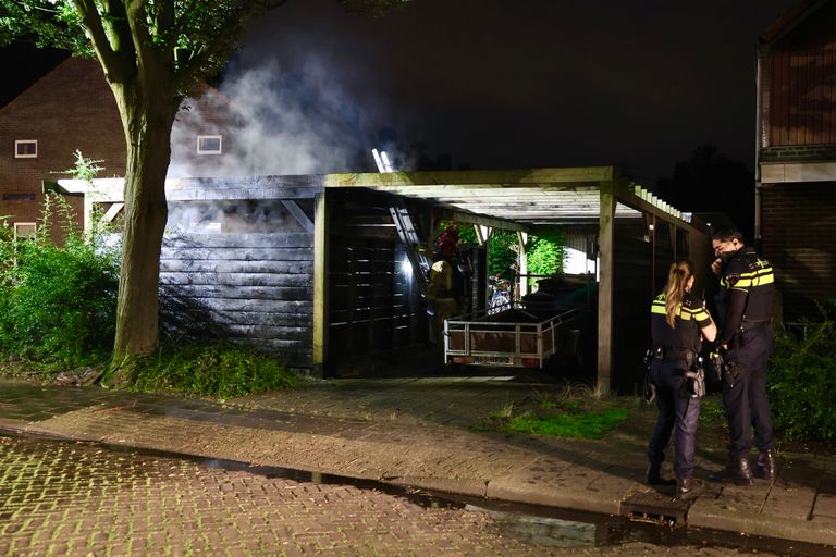 Hoe het vuur bij de overkapping in Best kon ontstaan, wordt onderzocht (foto: Sander van Gils/SQ Vision). 