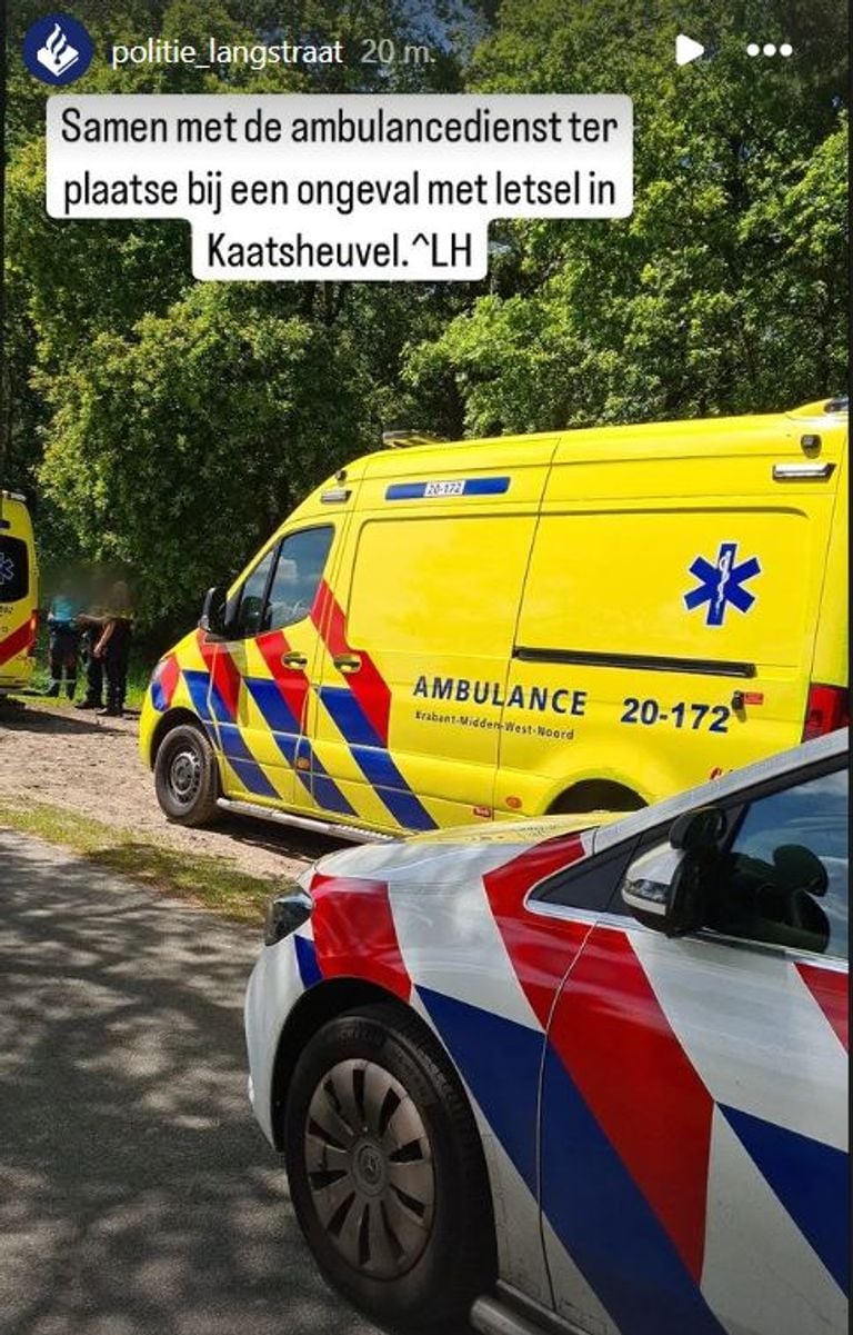 Het ongeluk gebeurde op de Waalwijksebaan in Kaatsheuvel (foto: Instagram politie Langstraat).