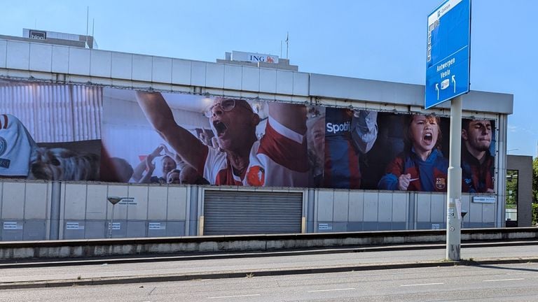 Het shirt van FC Barcelona is niet beklad (foto: Ferenc Triki)