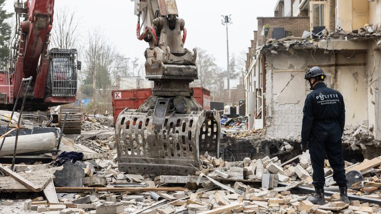 Ravage na de aanslag in Tarwekamp Den Haag Foto: ANP