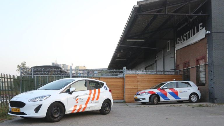 Het pand aan het Vogelplein werd direct gesloten (foto: Bart Meesters/SQ Vision)