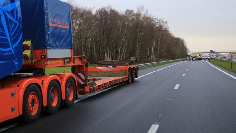 De weg is afgesloten (foto: Harrie Grijseels/SQ Vision).