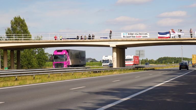 Spandoeken over de A67 (Foto: Harrie Grijseels/SQ Vision)